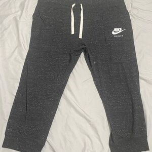 NWT-Nike Gym Vintage Capri-Charcoal-Women’s 2X